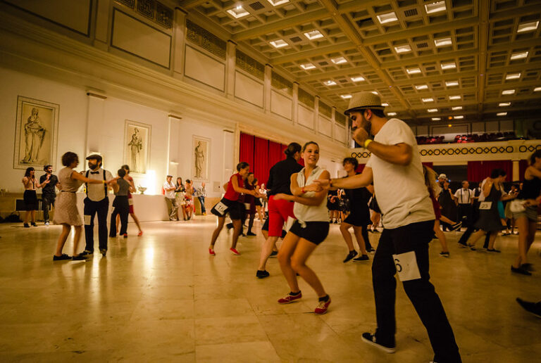 corsi di ballo swing regolari